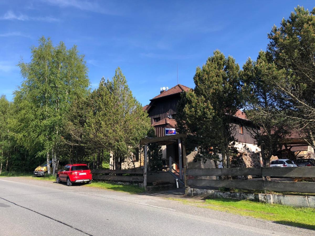 Penzion "Pod Hureckym Vrchem" Prásily Exterior foto